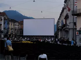 Das Freiluftkino auf der Piazza Grande von Locarno