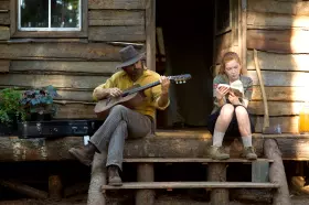 Filmszene �Captain Fantastic - Einmal Wildnis und zur�ck�