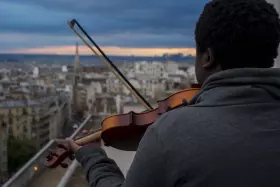 Filmszene �La M�lodie - Der Klang von Paris�
