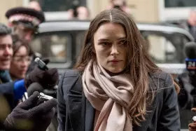Filmszene �Official Secrets�