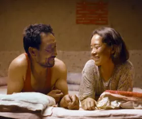 Filmszene »Return to Dust«